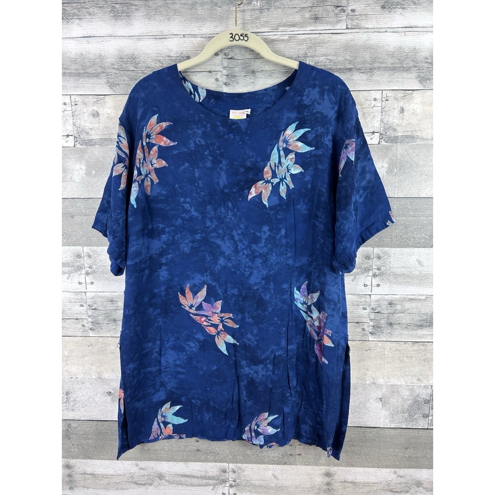 Del Sol Women's Medium Blue Floral Top Beach